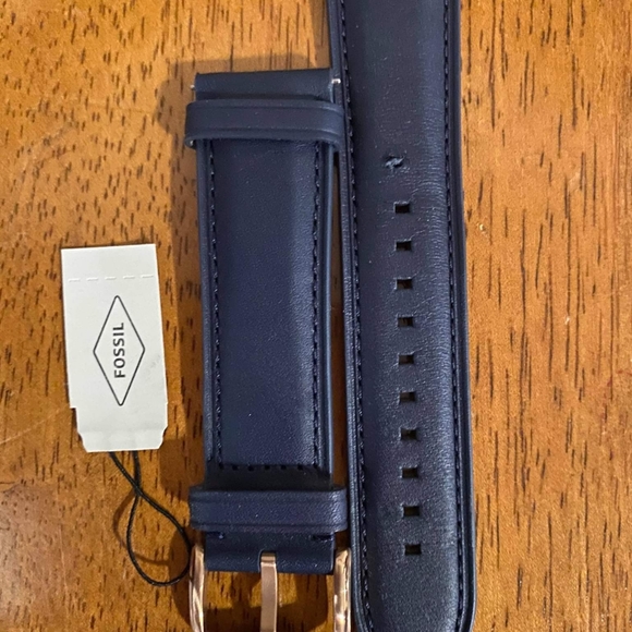 Rose Gold♥️ Fossil Smart Watch 3rd Gen - Picture 9 of 12